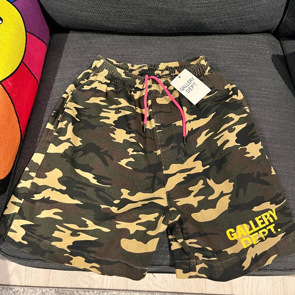 GALLERY DEPT SHORTS CAMO